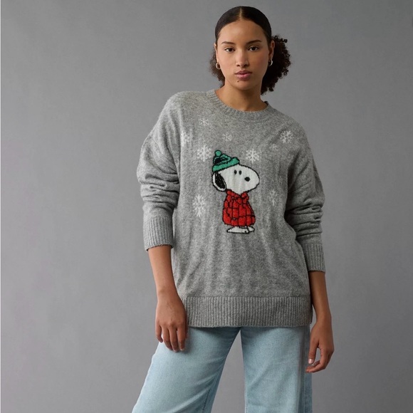 American Eagle Outfitters Sweaters - American Eagle Medium Snoopy Oversized Sweater - Whoa So Soft Gray Knit